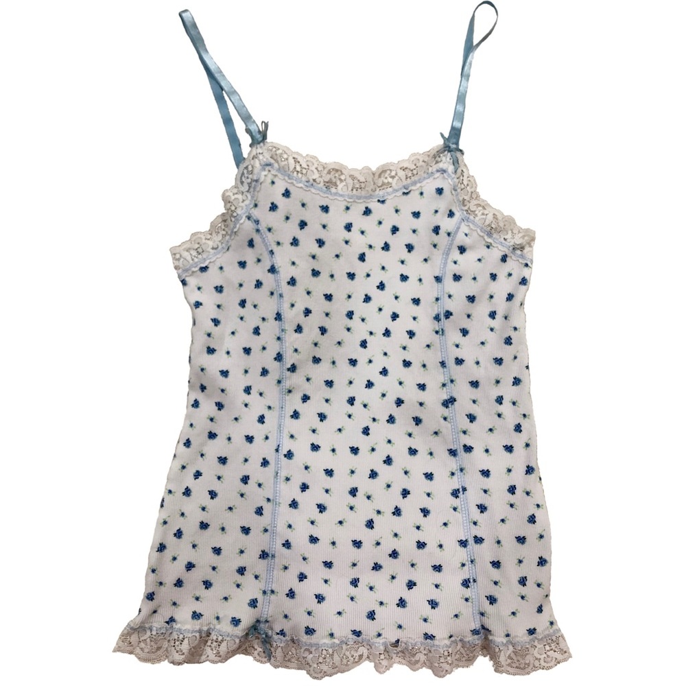 Blue roses frilly lace tank